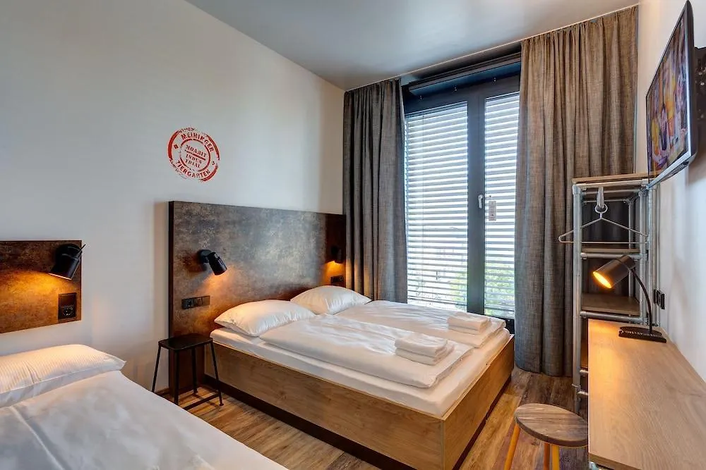 Meininger Hotel Berlin Tiergarten Almanya